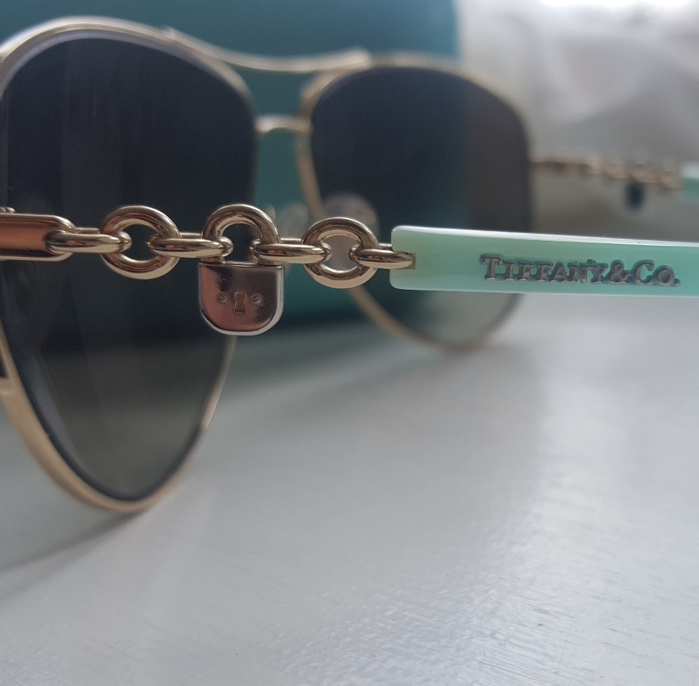 Authentic Tiffany Blue PALE GOLD 🌞Sunglasses!!💕